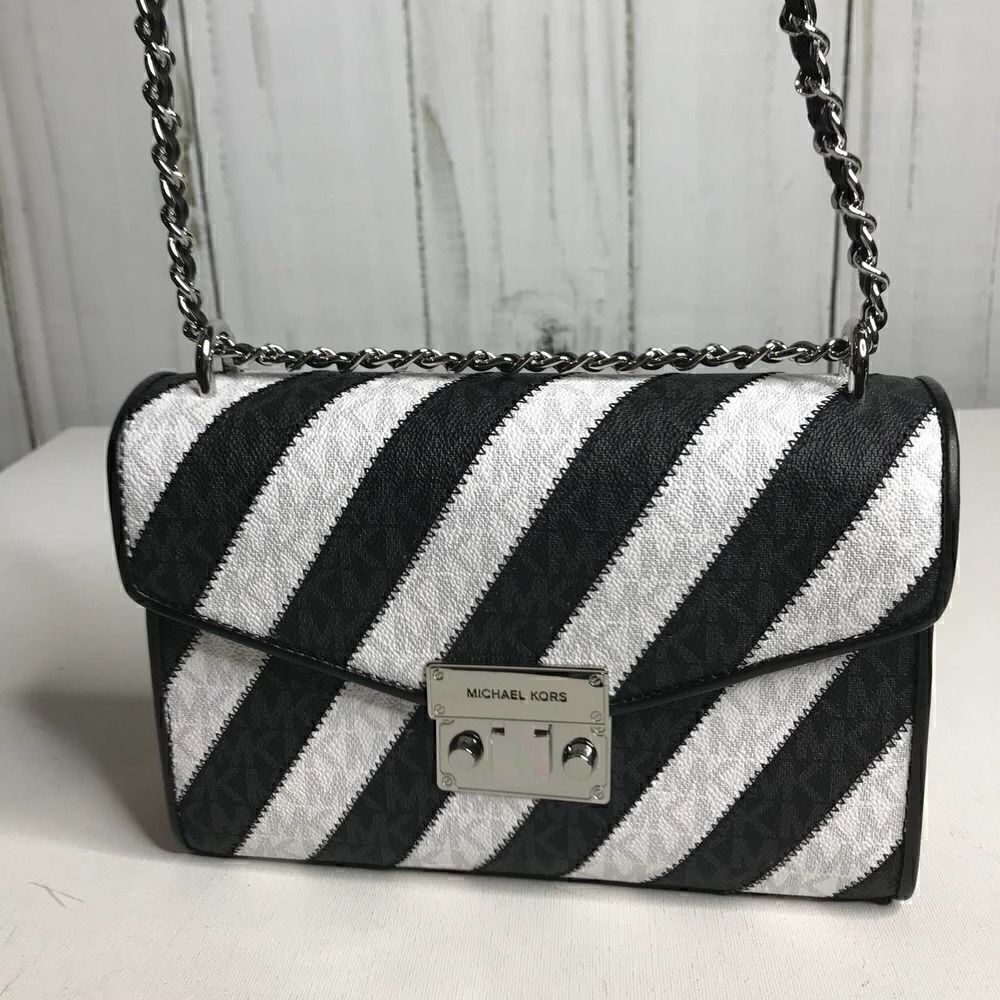 Michael Kors Medium Rose Flap Shoulder Bag NWT - Picture 2 of 8